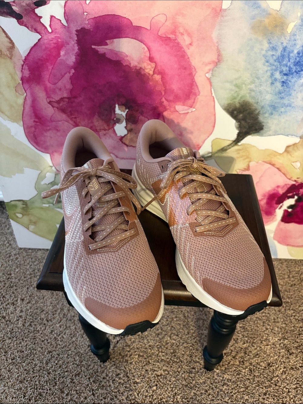 Nike Women's Dusty Rose/Tan Lightweight Running Shoes
